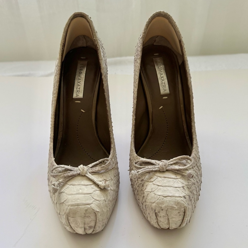 BCBGMaxAzria Gray Snakeskin Print Heels size 7 . Animal Print Stiletto Pumps - Picture 3 of 11